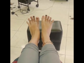 @bitchy longtoes / tumblr / 21